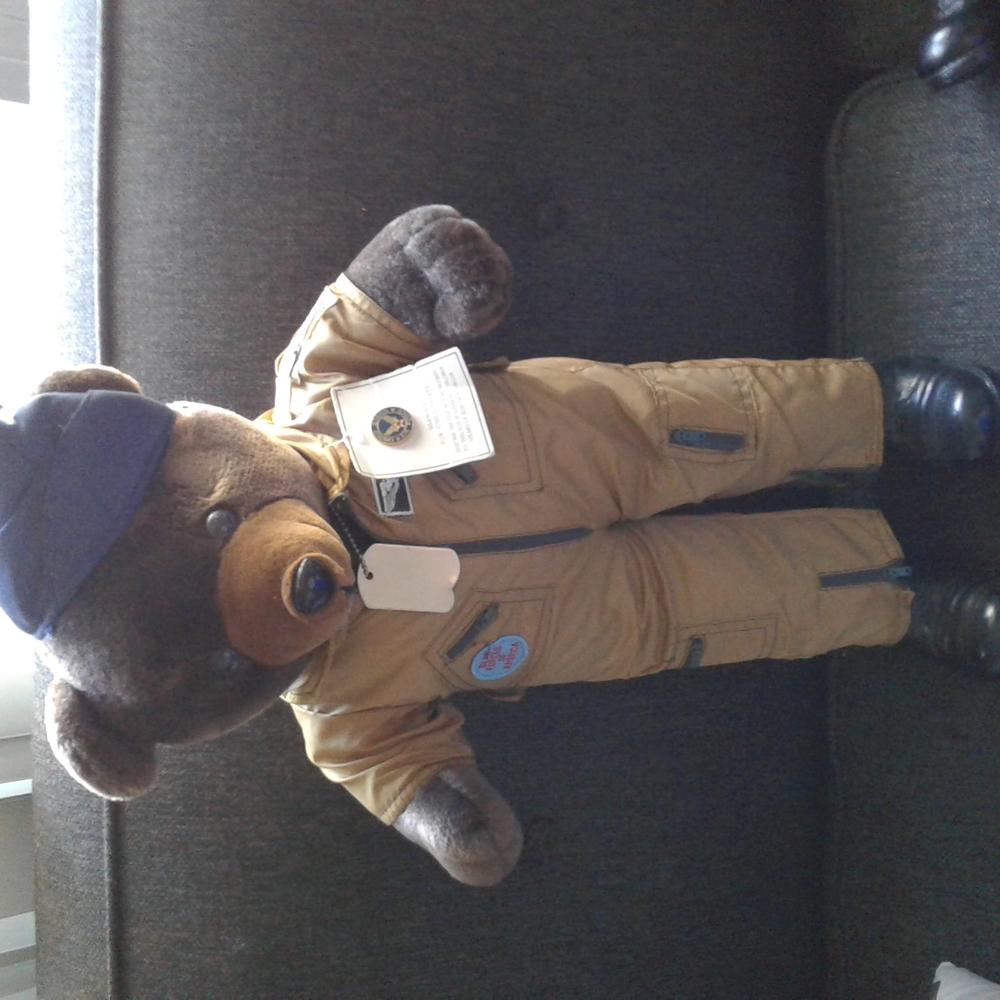 Vintage 1988 Us Airforce Bear in Jump suit.
